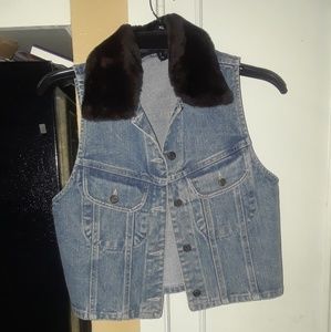 ❤️ FINAL REDUCTION Vest Removable Collar